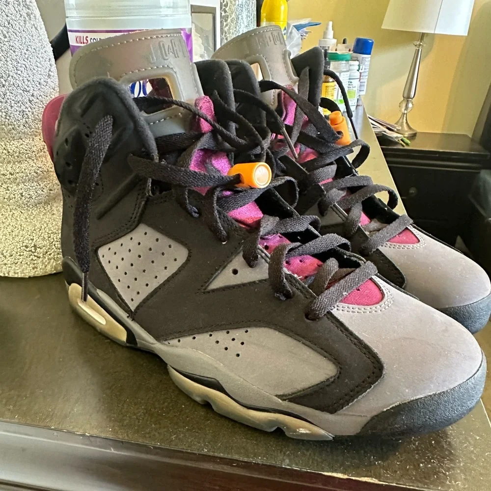 Men’s Air Jordan 6 Retro GS 'Bordeaux'
Size 9. Classic Release . Good condition - Picture 7 of 13